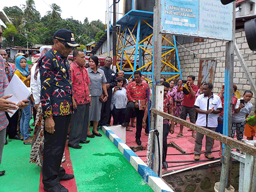 Walikota Jayapura DR Benhur Tomi Mano, MM Meninjau Sanitasi Air Bersih Program Kotaku Di Tanjung Ria